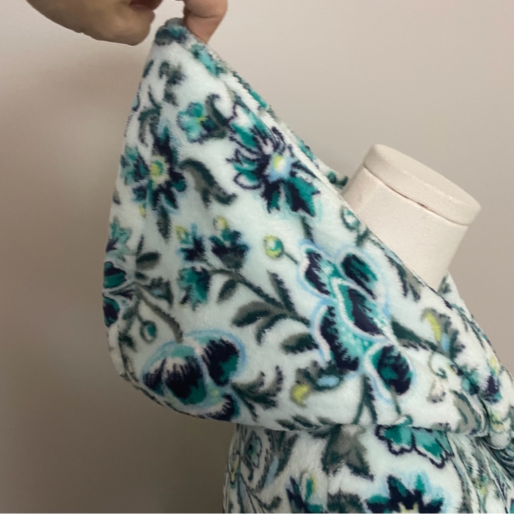Vera Bradley Robe Hooded Plush Cozy Thick Pockets Belted Blue Green Cloud Vine - Picture 9 of 14